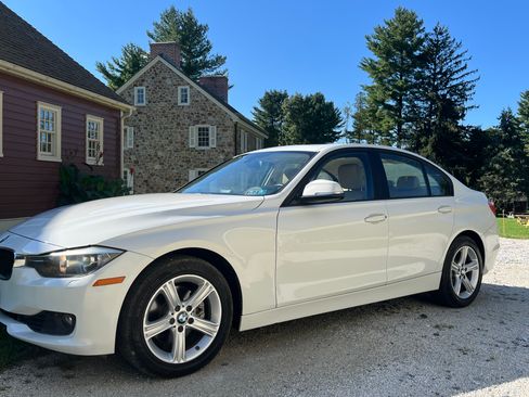 Used 2013 BMW 328i xDrive Sedan AWD/4WD image 4