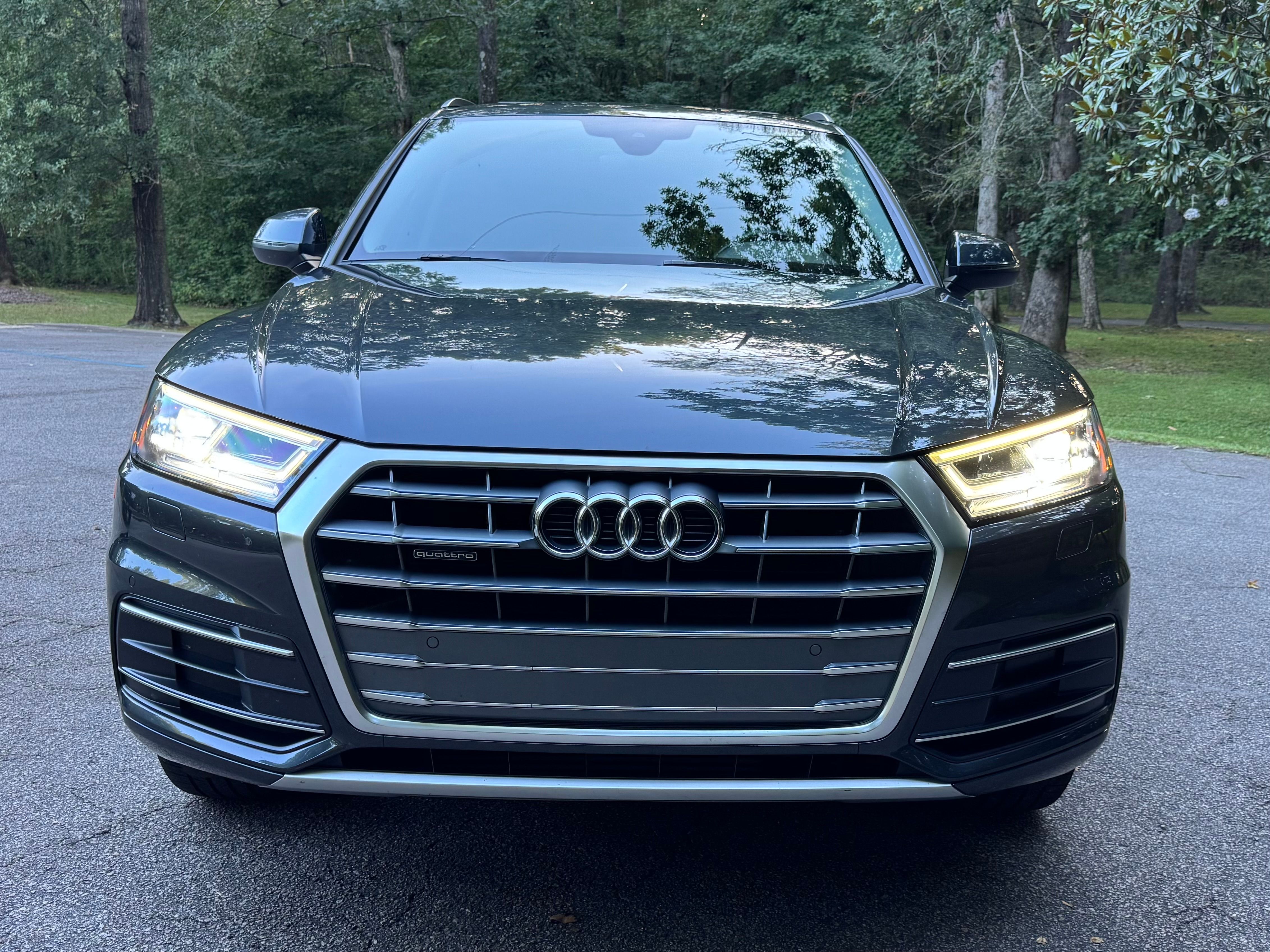 Used 2018 Audi Q5 2.0T Premium Plus w/ Premium Plus Package AWD/4WD image 2