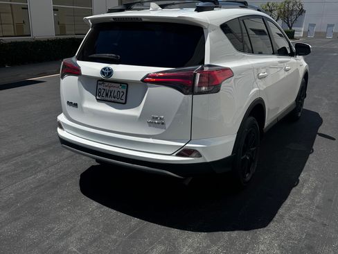 Used 2018 Toyota RAV4 XLE w/ Convenience Package AWD/4WD image 6