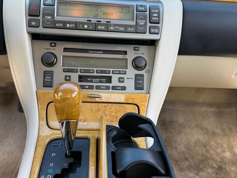 Used 2005 Lexus SC 430 Convertible RWD image 14