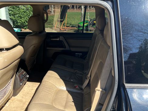 Used 2011 Toyota Land Cruiser w/ Upgrade Pkg image 10