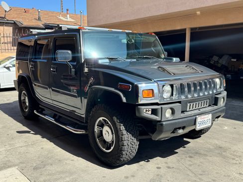 Used 2005 HUMMER H2 Luxury w/ Preferred Equipment Group image 14