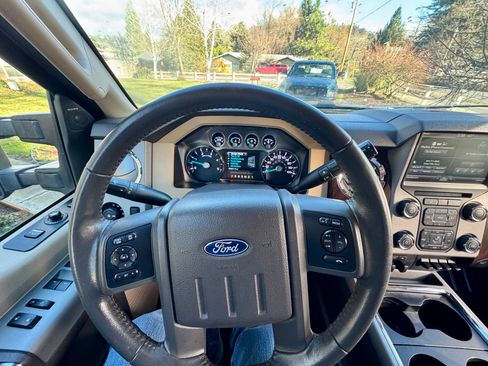 Used 2016 Ford F250 Lariat w/ Lariat Ultimate Package image 15
