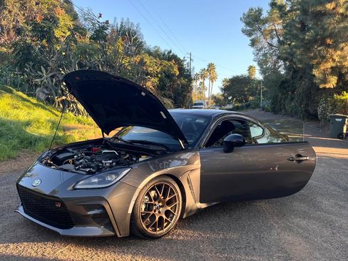 Used 2023 Toyota GR86 Premium w/ ALL Weather Mat Package (TMS) image 2