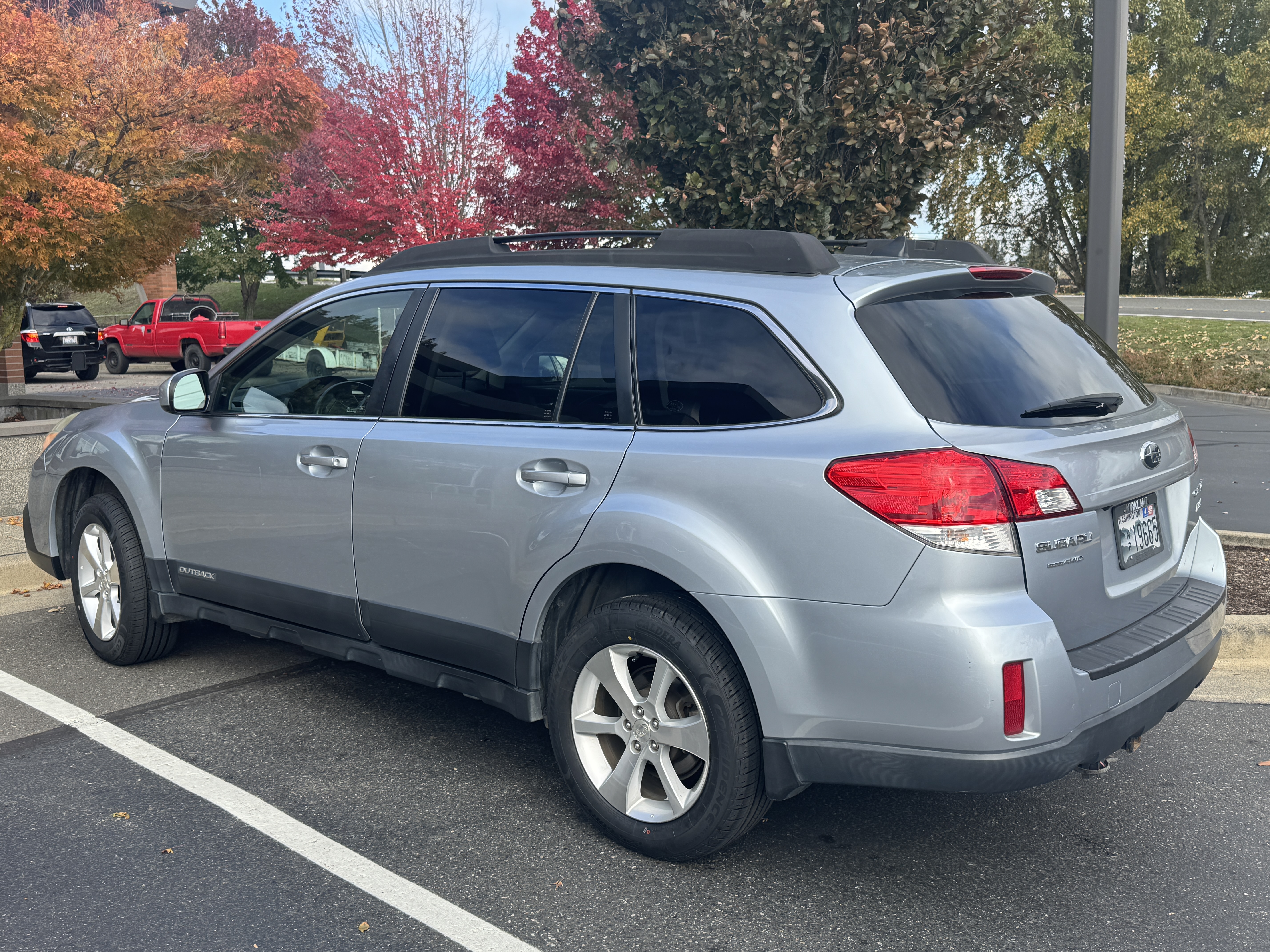Used 2013 Subaru Outback 2.5i Limited AWD/4WD image 9