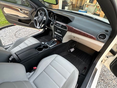 Used 2014 Mercedes-Benz C 250 Coupe image 21