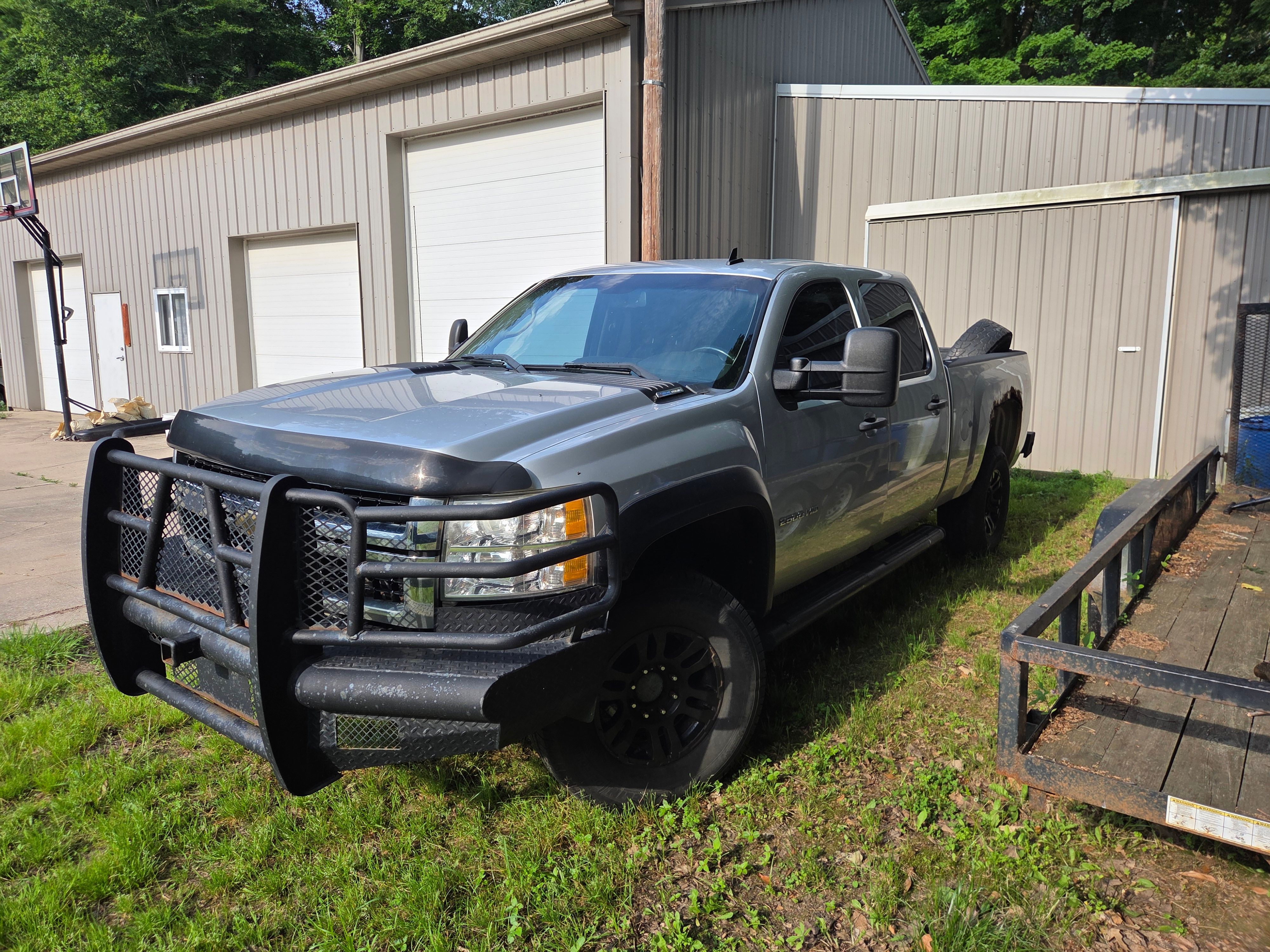 Used 2010 Chevrolet Silverado 2500 LT w/ Interior Plus Package AWD/4WD image 5