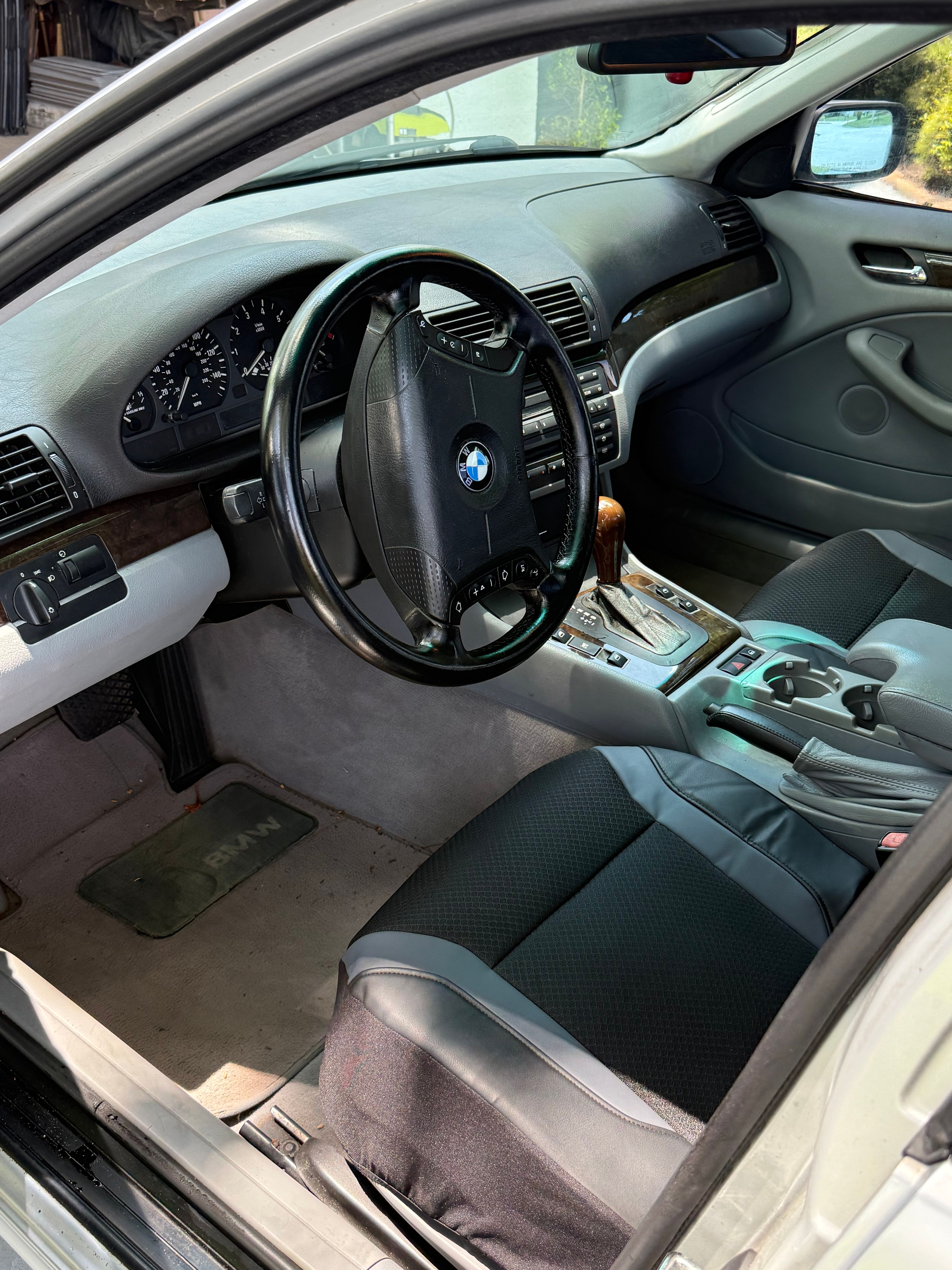 Used 2001 BMW 325i Sedan RWD image 11
