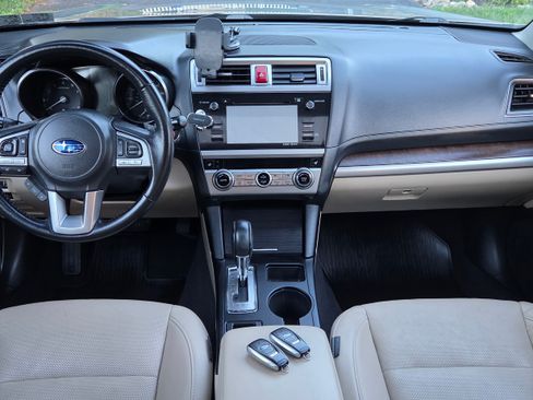 Used 2016 Subaru Outback 2.5i Limited AWD/4WD image 12