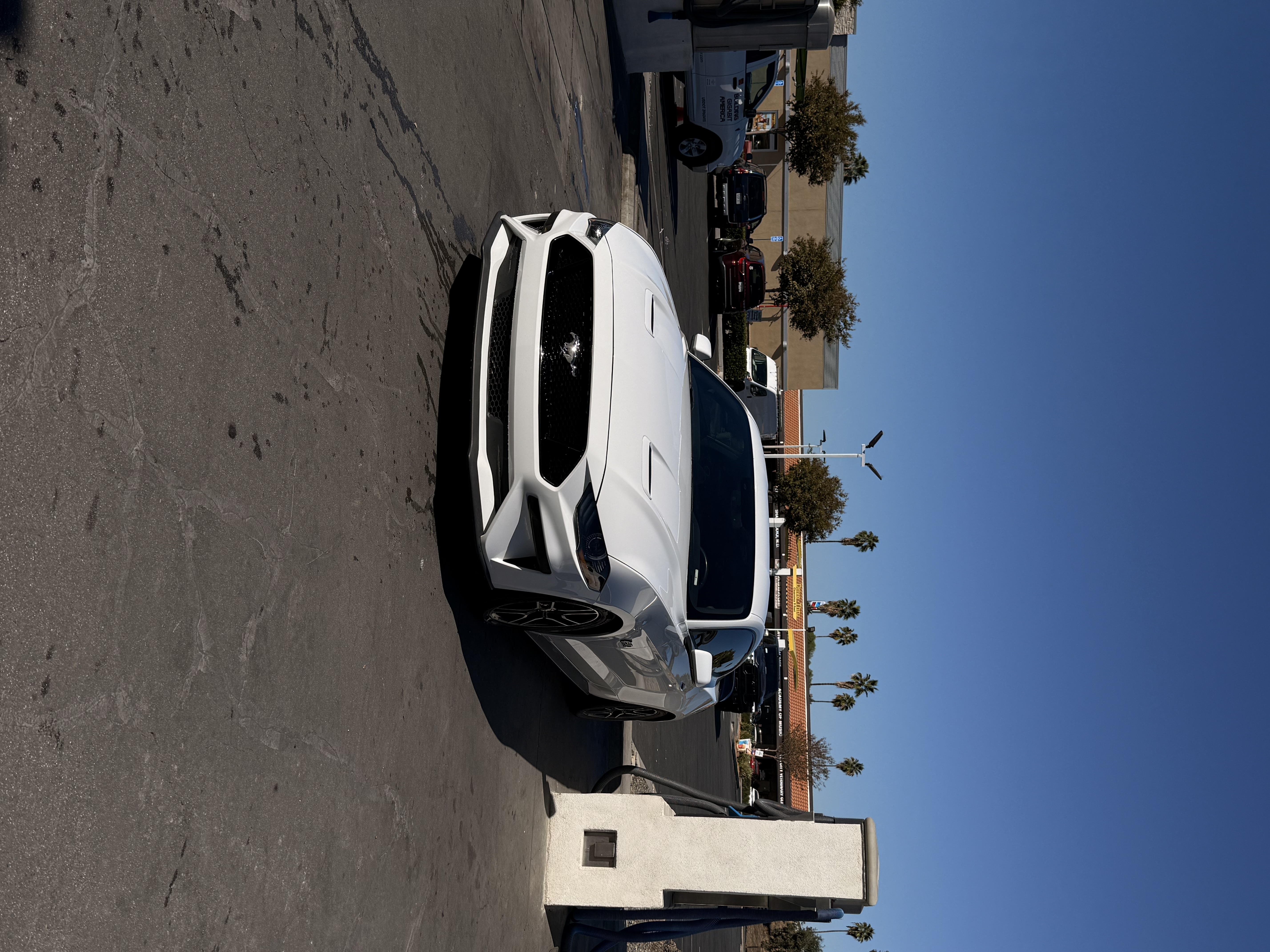 Used 2018 Ford Mustang GT RWD image 2