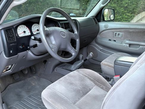 Used 2004 Toyota Tacoma 4x4 Xtracab V6 w/ Convenience Pkg image 11