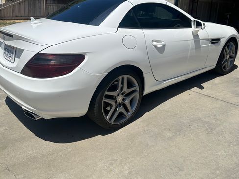 Used 2014 Mercedes-Benz SLK 250 image 1