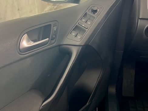Used 2010 Volkswagen Tiguan Wolfsburg Edition AWD/4WD image 9