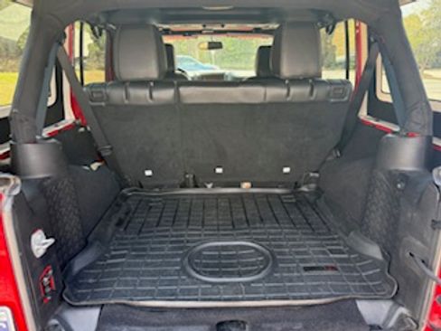 Used 2015 Jeep Wrangler Unlimited Rubicon w/ Dual Top Group image 11