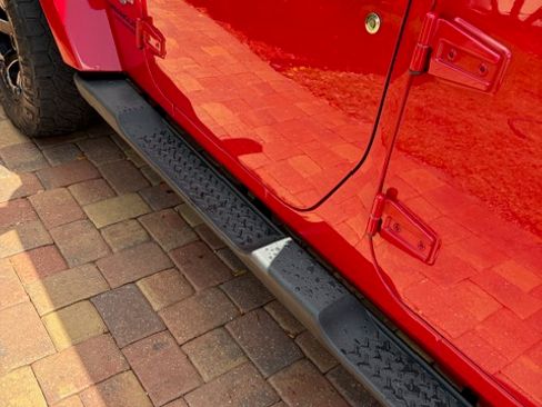 Used 2014 Jeep Wrangler Unlimited Sport image 11