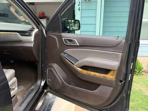 Used 2017 GMC Yukon XL Denali w/ Open Road Package RWD image 8