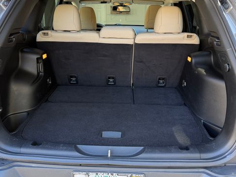 Used 2016 Jeep Cherokee Sport image 4