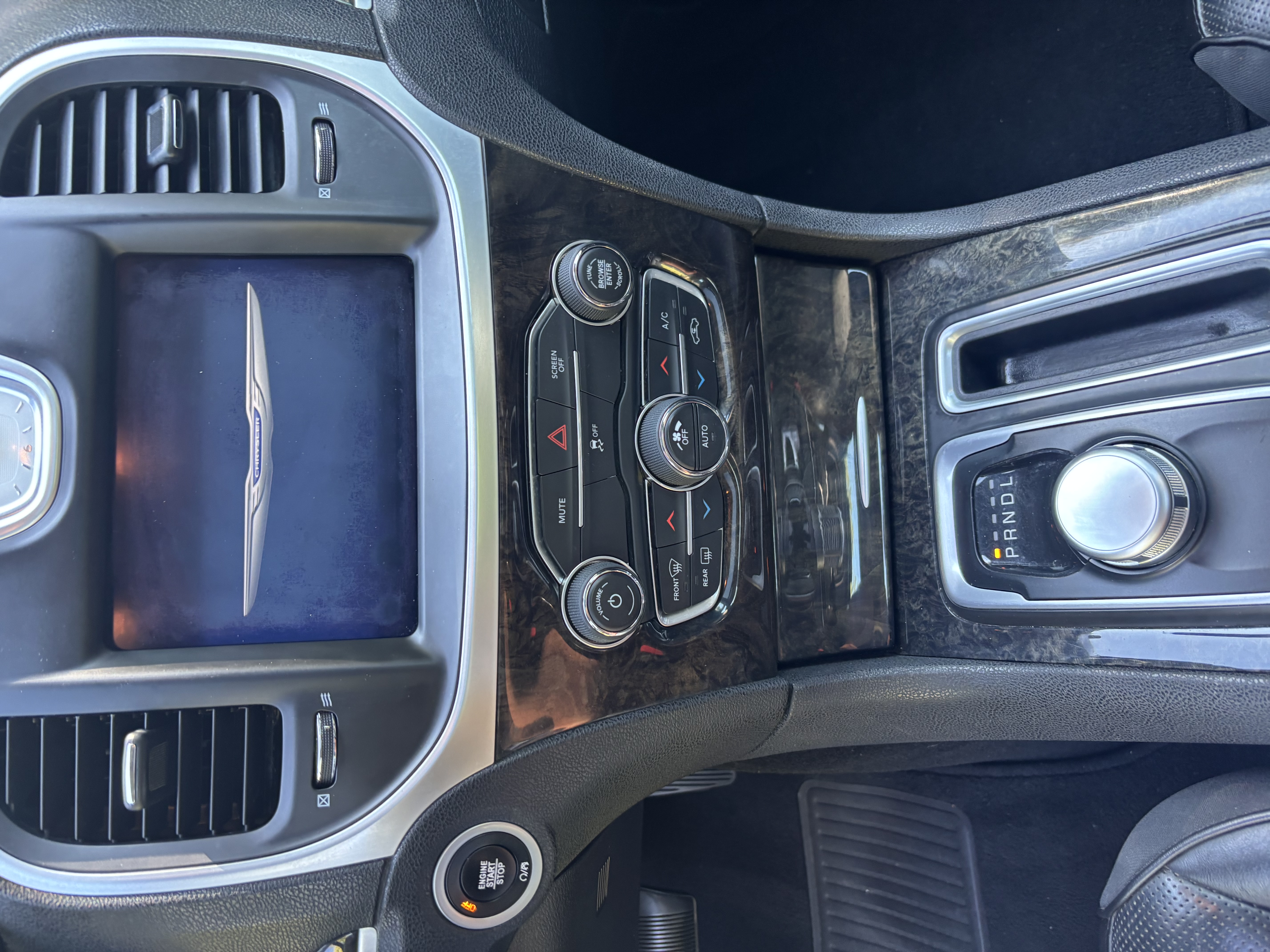 Used 2020 Chrysler 300 Limited RWD image 8