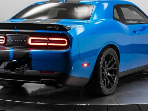 Used 2016 Dodge Challenger SRT Hellcat image 6