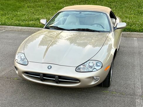 Used 1999 Jaguar XK8 Convertible RWD image 2
