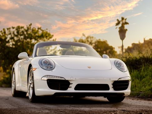Used 2013 Porsche 911 Carrera S image 8