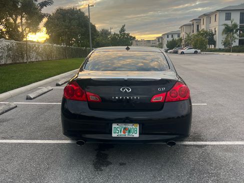 Used 2013 INFINITI G37 Journey image 6