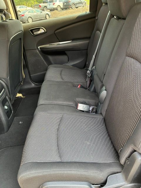 Used 2016 Dodge Journey SXT w/ Comfort/Convenience Group FWD image 11