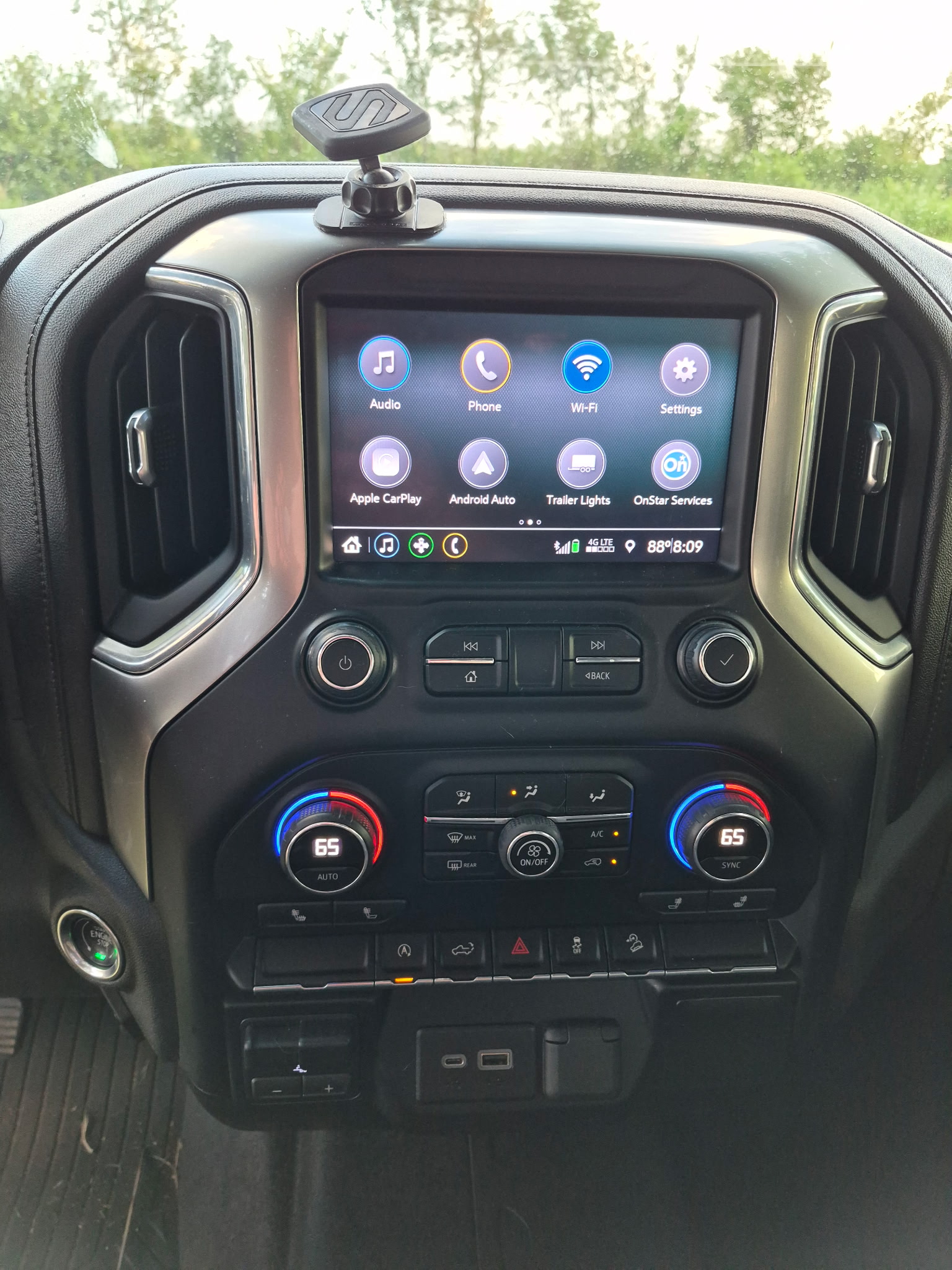 Used 2020 Chevrolet Silverado 1500 RST w/ Diesel Off-Road Package AWD/4WD image 11