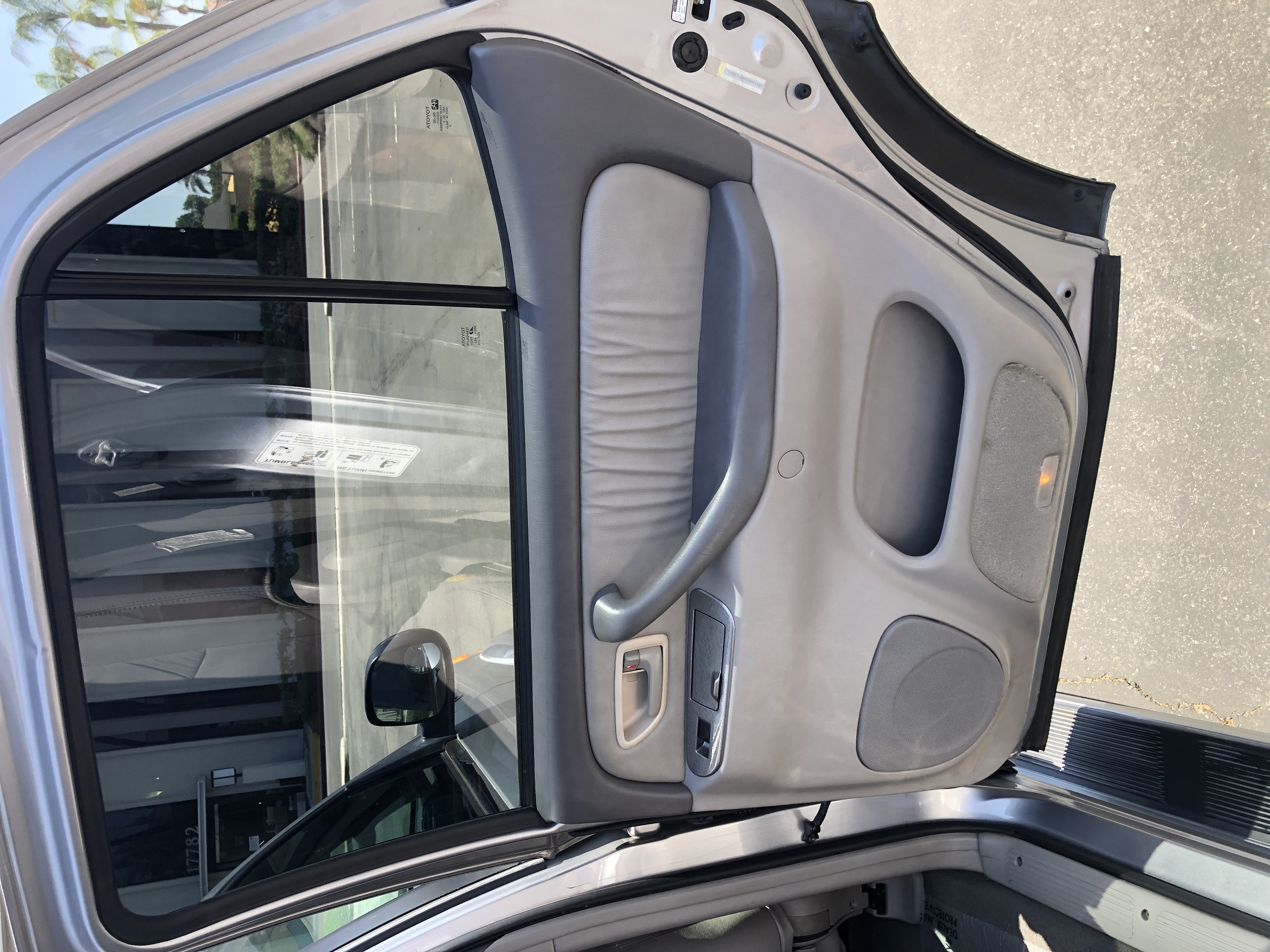 Used 2001 Toyota Sequoia Limited AWD/4WD image 22
