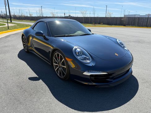 Used 2013 Porsche 911 Carrera 4S image 2