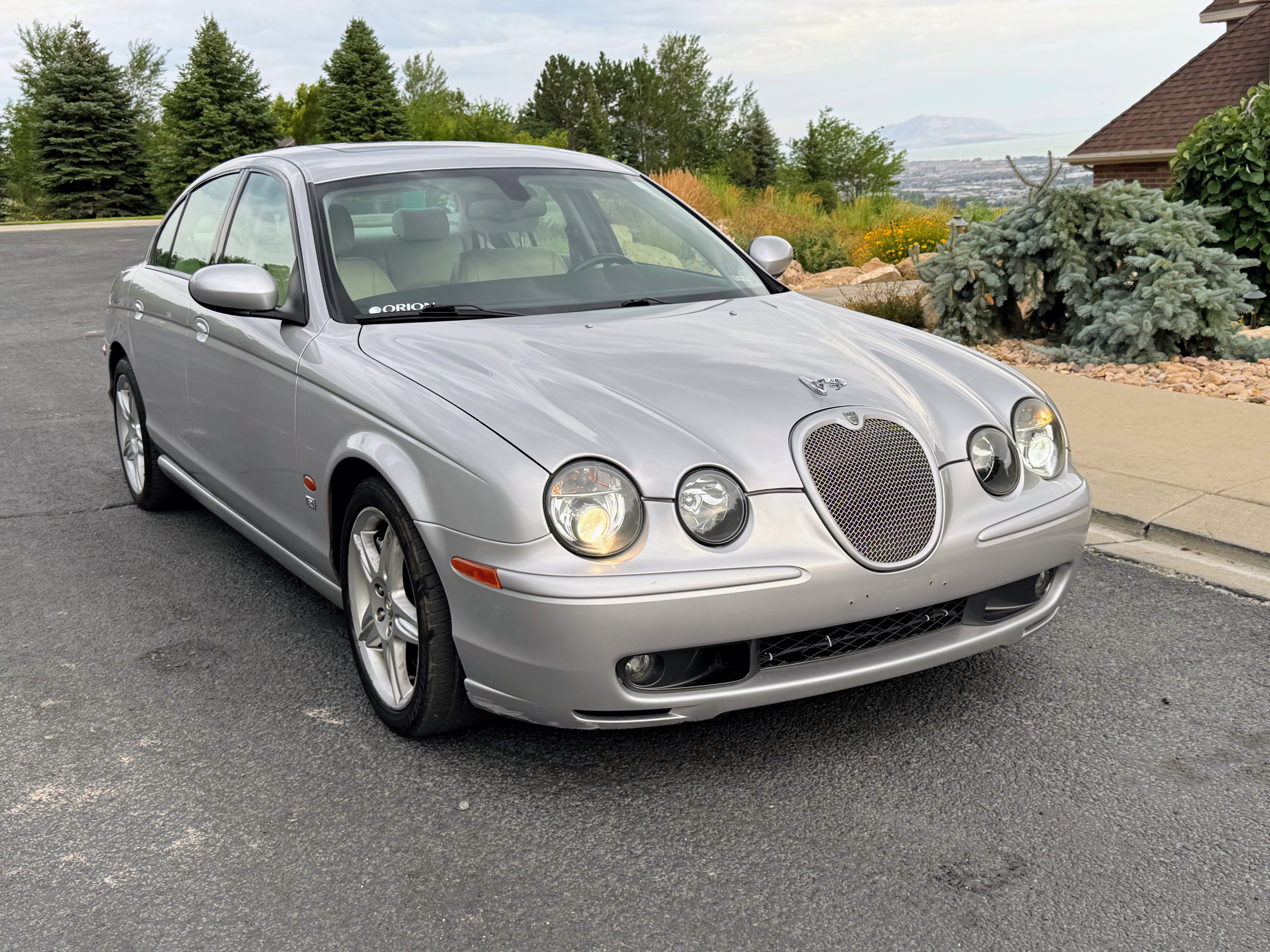 Used 2003 Jaguar S-TYPE R RWD image 1