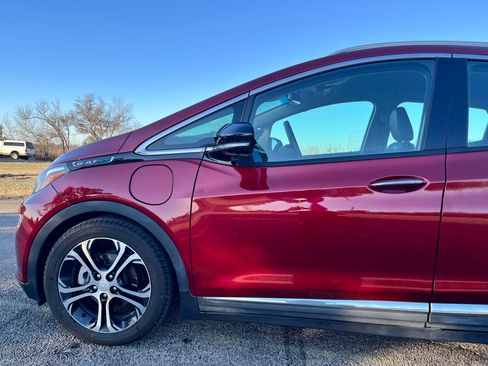 Used 2017 Chevrolet Bolt Premier w/ Driver Confidence II Package image 12