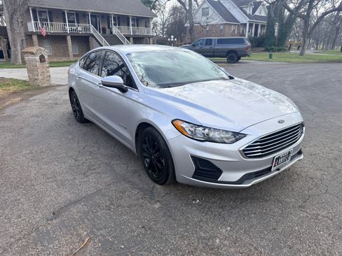 Used 2019 Ford Fusion SE image 6