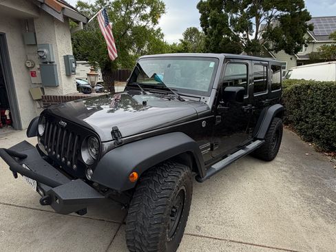 Used 2017 Jeep Wrangler Unlimited Sport w/ Quick Order Package 24S AWD/4WD image 4