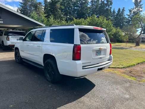Used 2017 Chevrolet Suburban LT AWD/4WD image 5