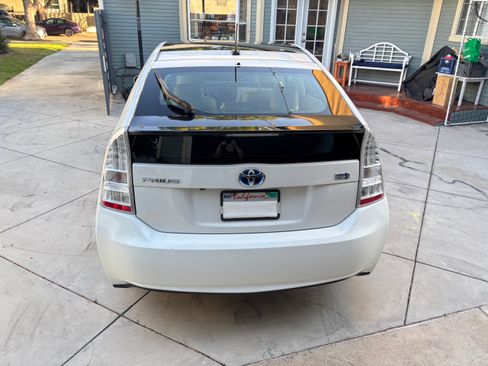 Used 2011 Toyota Prius Four w/ Solar Roof Pkg FWD image 11