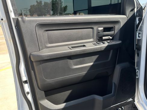Used 2018 RAM 2500 Tradesman w/ Chrome Appearance Group AWD/4WD image 31