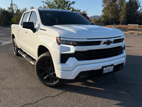 Used 2024 Chevrolet Silverado 1500 RST w/ Rally Edition RWD image 2