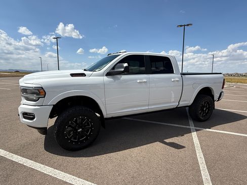 Used 2020 RAM 3500 Laramie AWD/4WD image 12