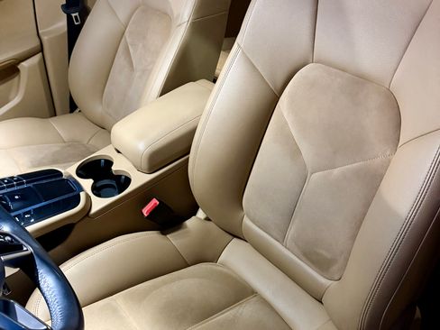 Used 2018 Porsche Macan Sport Edition image 13