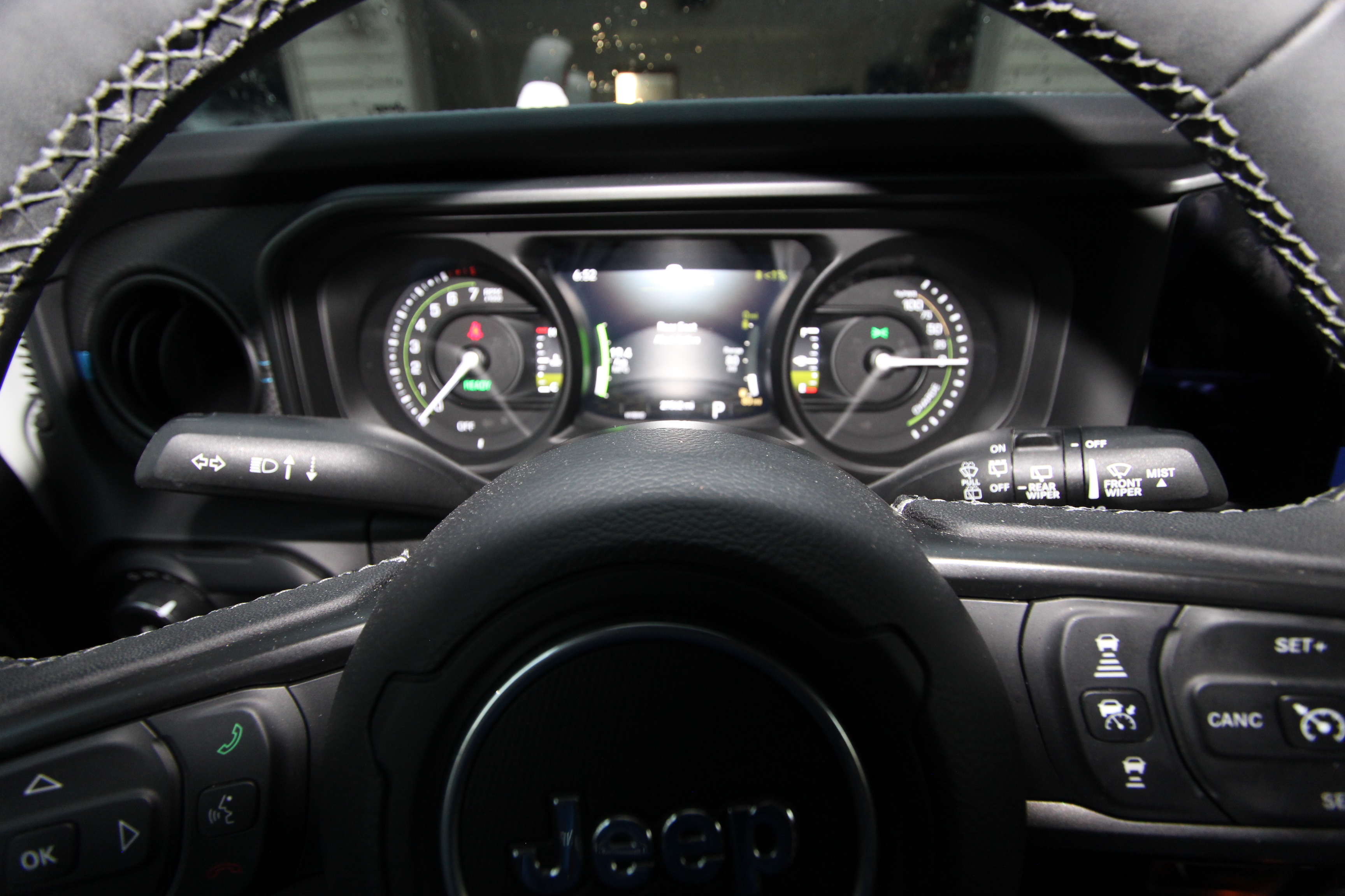 Used 2025 Jeep Wrangler Unlimited Rubicon 4xe AWD/4WD image 13