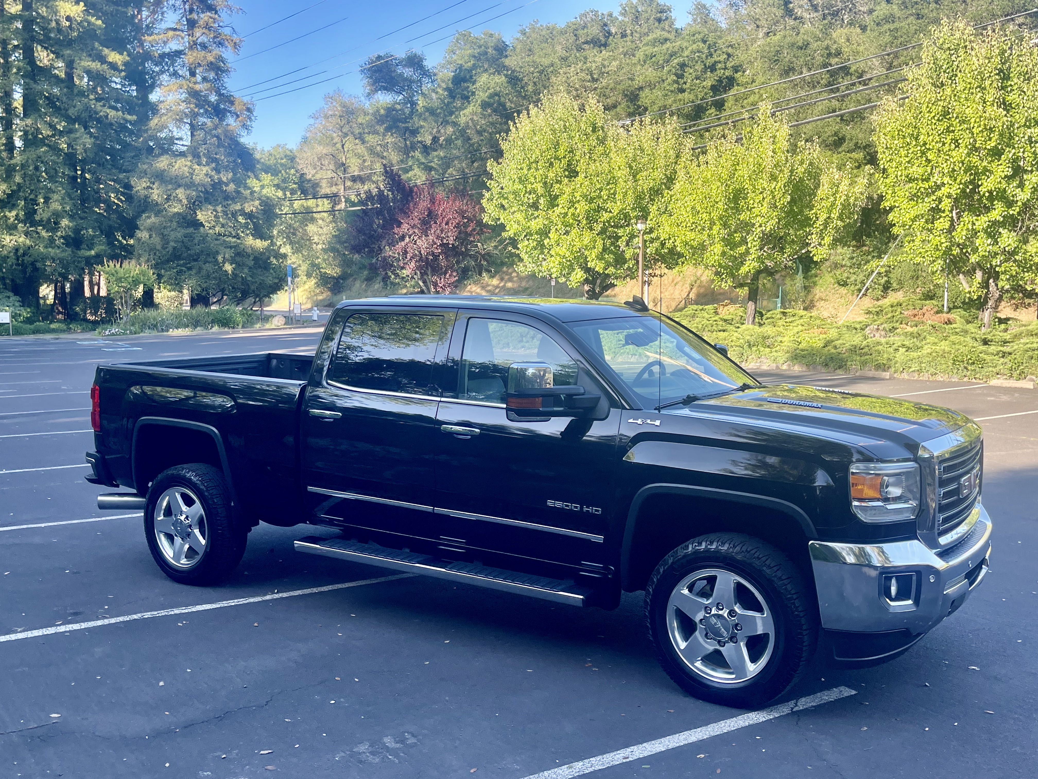 Used 2015 GMC Sierra 2500 SLT w/ Duramax Plus Package AWD/4WD image 2