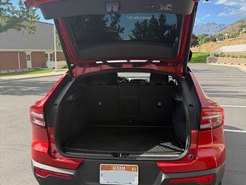 Used 2022 Volvo C40 P8 Recharge Ultimate AWD/4WD image 8