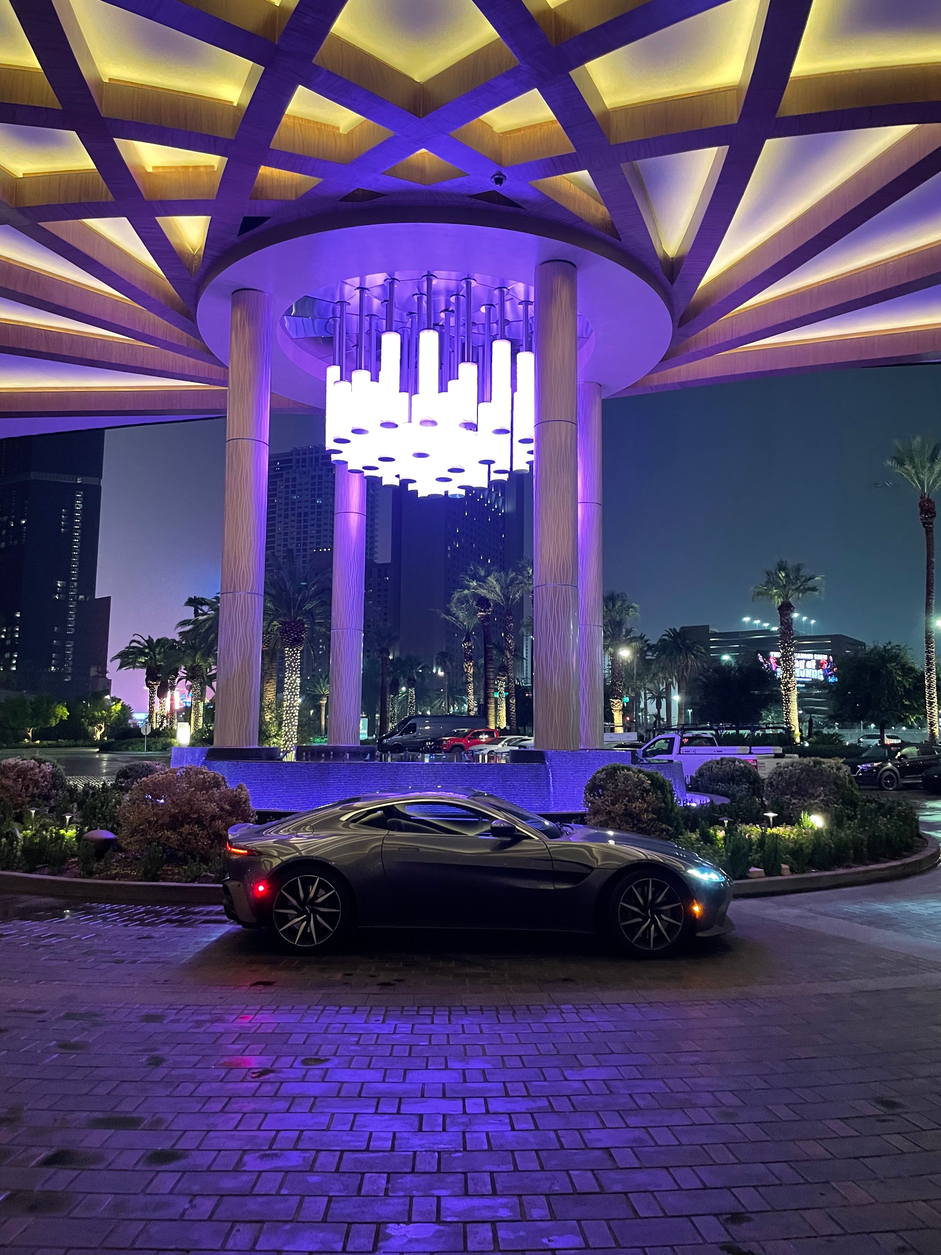 Used 2019 Aston Martin V8 Vantage Coupe RWD image 5