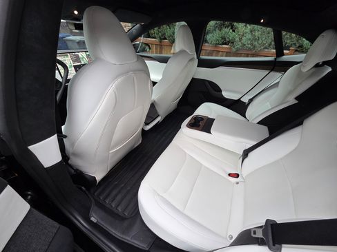 Used 2023 Tesla Model S Standard Range image 8