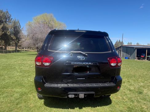 Used 2019 Toyota Sequoia TRD Sport w/ TRD Sport Premium Package AWD/4WD image 5