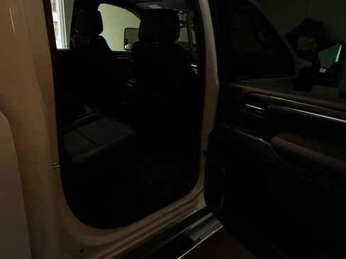 Used 2024 Chevrolet Silverado 2500 LTZ w/ LTZ Convenience Package image 11