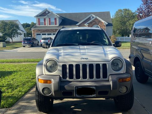 Used 2003 Jeep Liberty Sport image 1