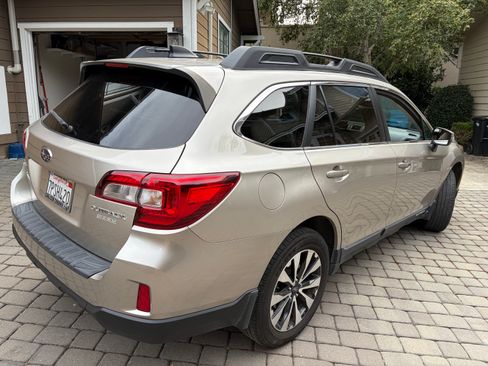 Used 2016 Subaru Outback 2.5i Limited AWD/4WD image 8