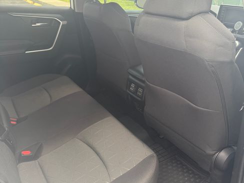 Used 2022 Toyota RAV4 XLE AWD/4WD image 20